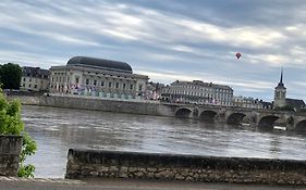 Aux Marquises